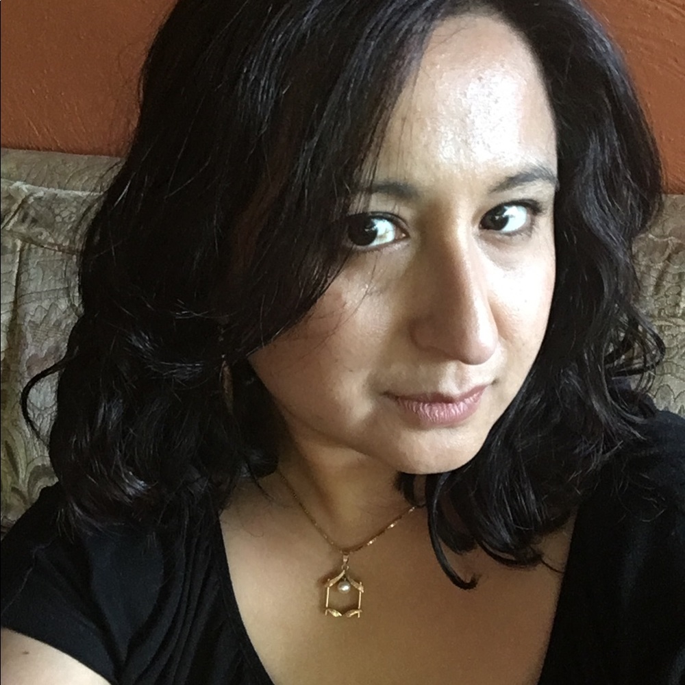 Meet your Posher, Yasmine